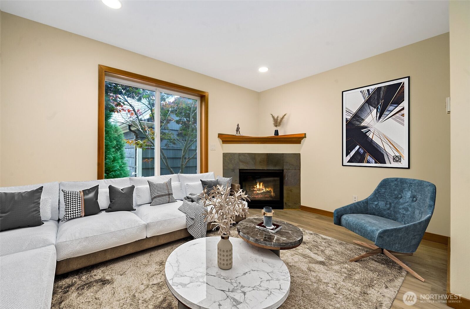 Property Photo: 4533 40th Avenue SW C WA 98116