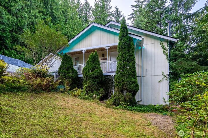 Property Photo:  493  Peak Drive  WA 98284 