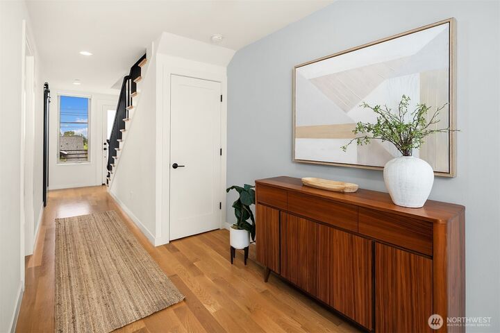 Property Photo:  1535  Grandview Place E  WA 98112 
