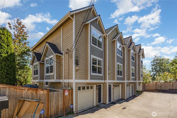 Property Photo: 4848 Railroad Avenue NE WA 98105