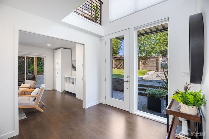 Property Photo: 5151 S Frontenac Street WA 98118