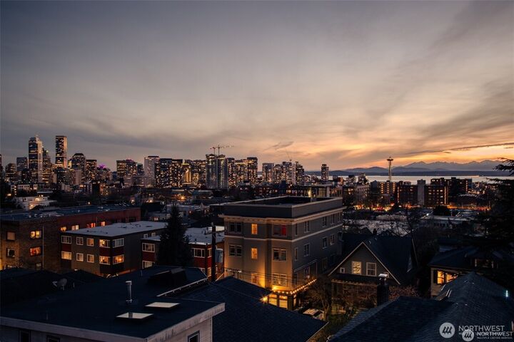 631  13th Avenue E  Seattle WA 98102 photo