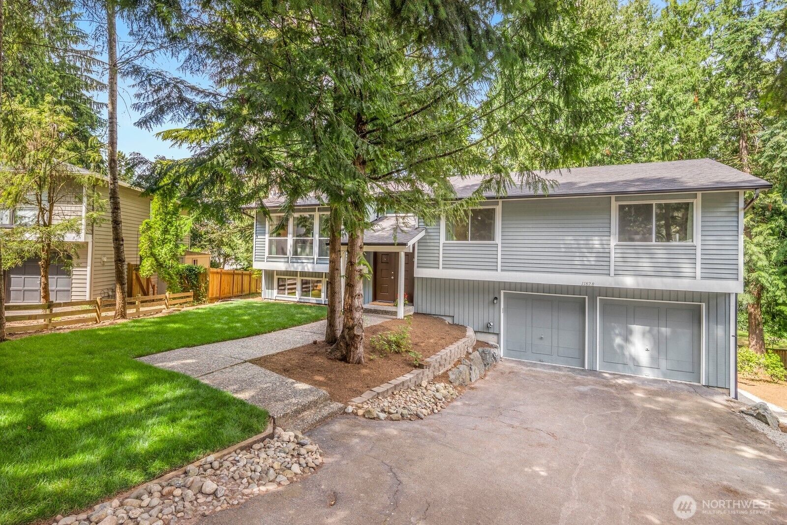 Property Photo: 11828 NE 103rd Place WA 98033