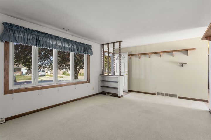 Property Photo: 1121 Alva Street WI 54952