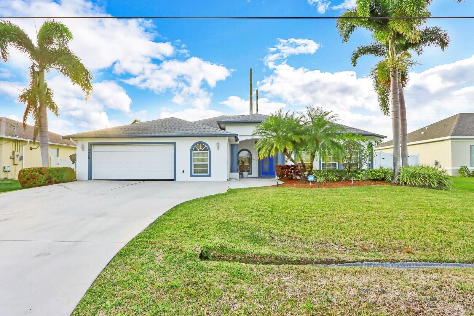 Property Photo: 2548 SW Edgarce Street FL 34953