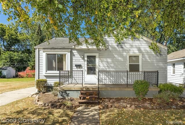 Property Photo: 2103 Leitch Road MI 48220