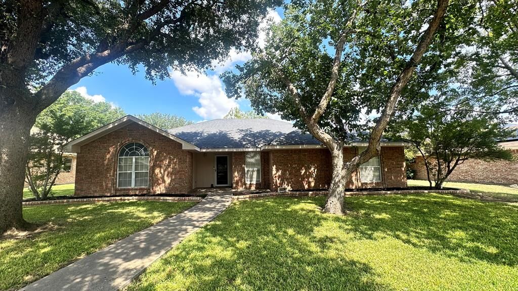 Property Photo: 3218 Maplewood Dr TX 76904
