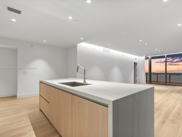 Property Photo:  700 NE 24th St 3207  FL 33137 