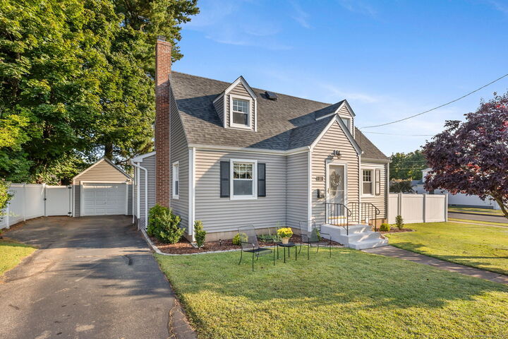 Property Photo:  15 Deepwood Drive  CT 06040 