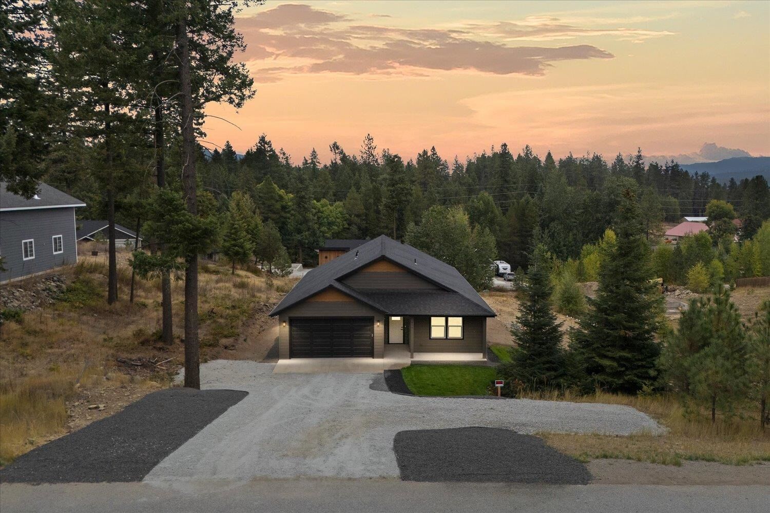 Property Photo:  816 N Ashenfelter Bay Rd  WA 99156 