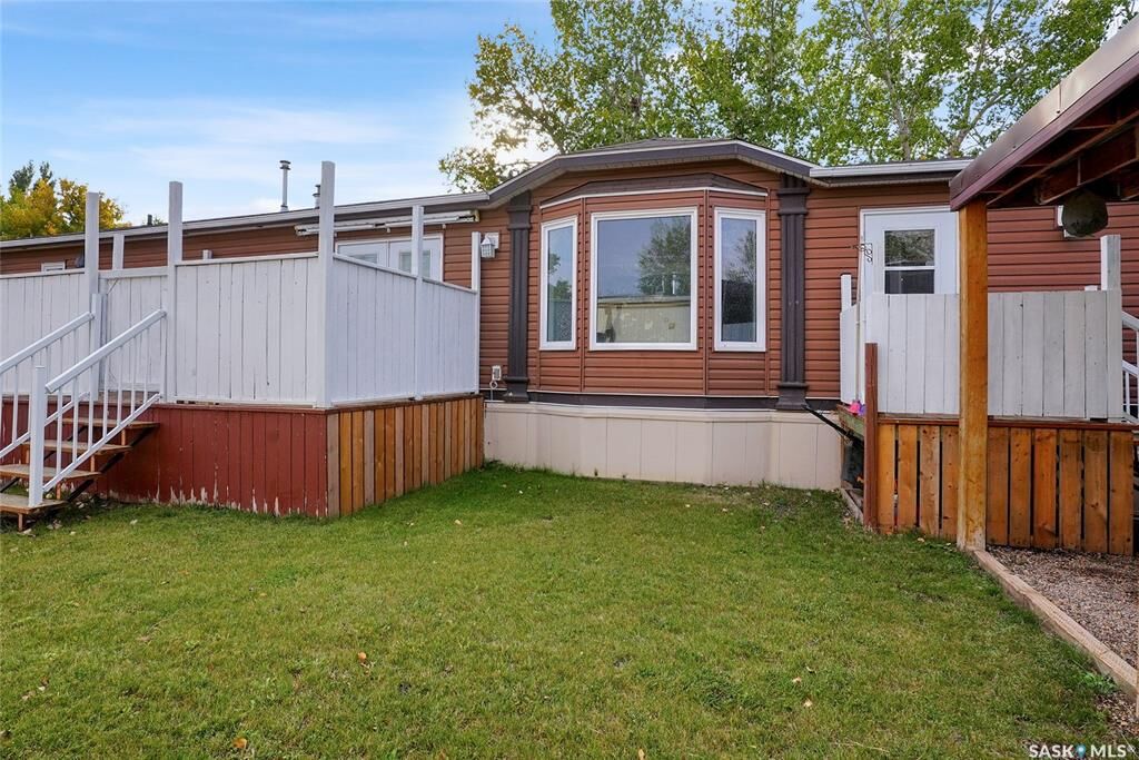 Property Photo:  1455 9th Avenue NE F2  SK S6J 1C6 