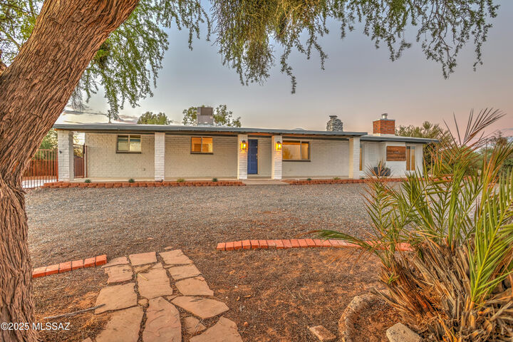 10501 N Camino Central  Tucson AZ 85742 photo