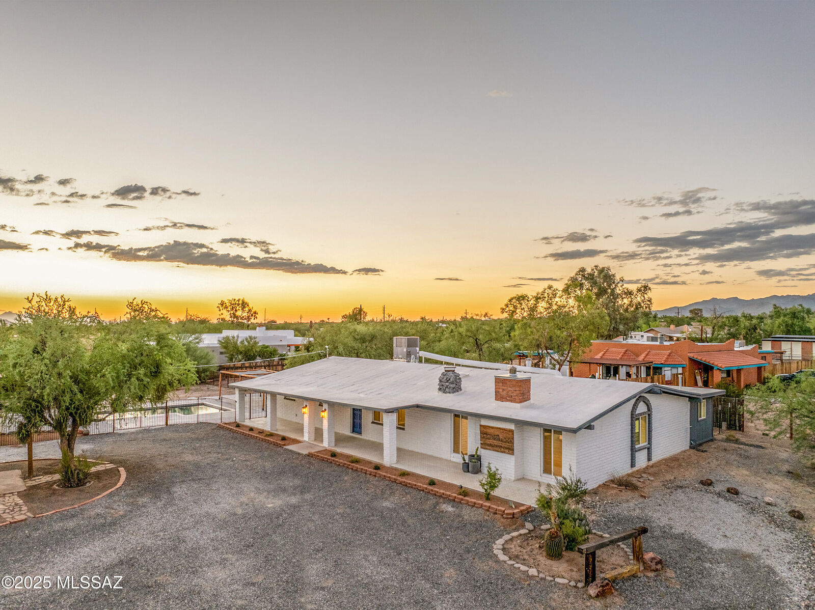 Property Photo: 10501 N Camino Central AZ 85742