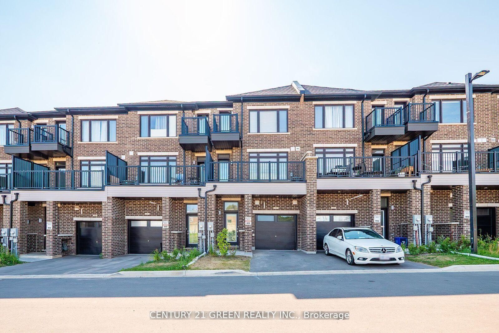 Property Photo:  585 Colborne Street Upper Level - 104  ON N3S 0K4 