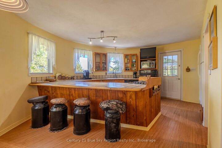 Property Photo:  860 Deer Lake Road  ON P0H 2N0 