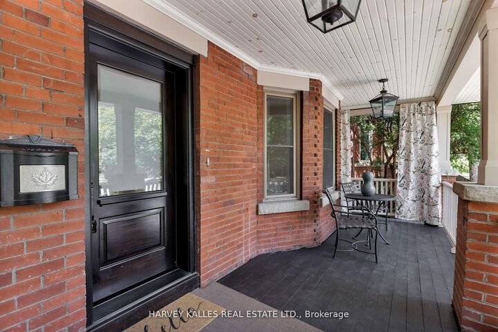 Property Photo:  8 Edgewood Crescent  ON M4W 3A9 
