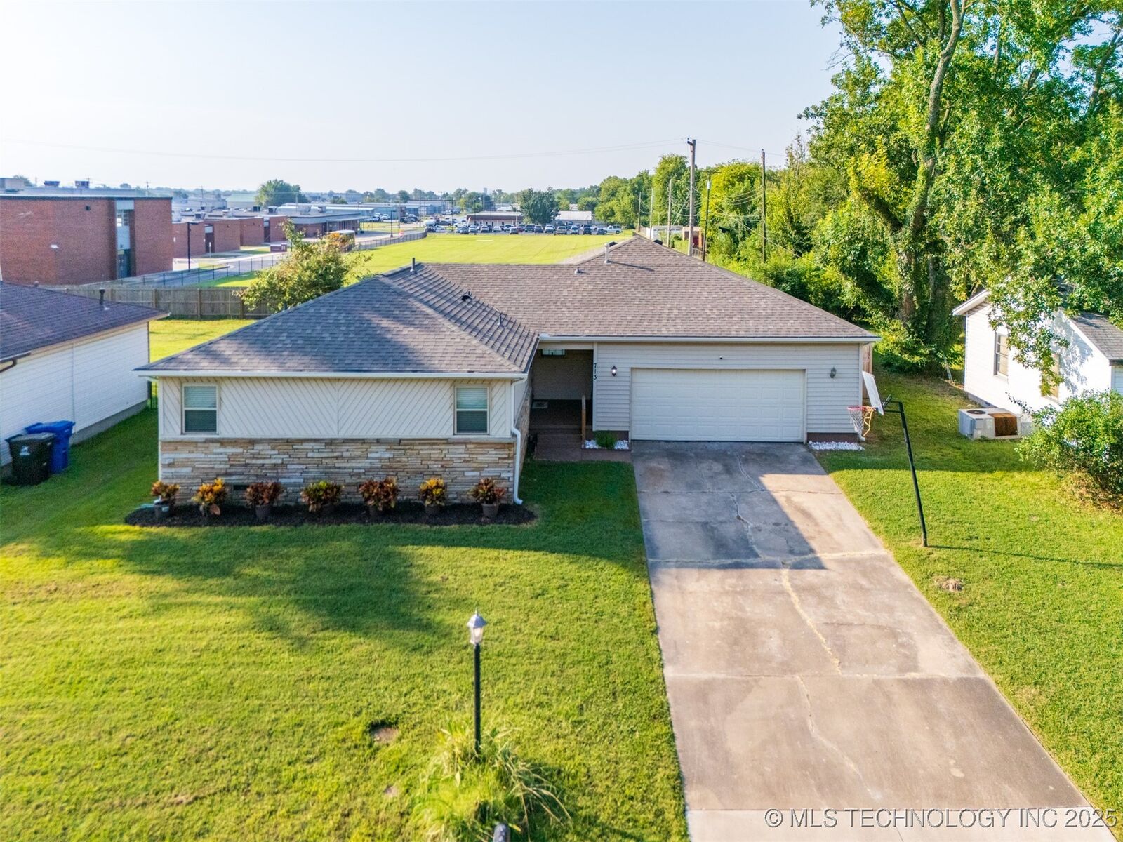 Property Photo:  713 E Fort Worth Street  OK 74012 