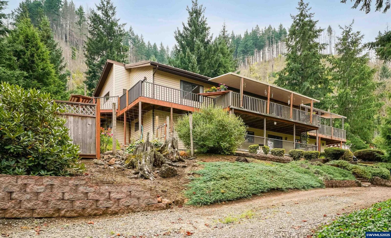 Property Photo:  11046 Winstanley Dr SE  OR 97358 