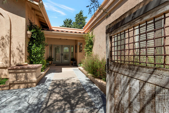 Property Photo:  220 Bell Rock Boulevard  AZ 86351 