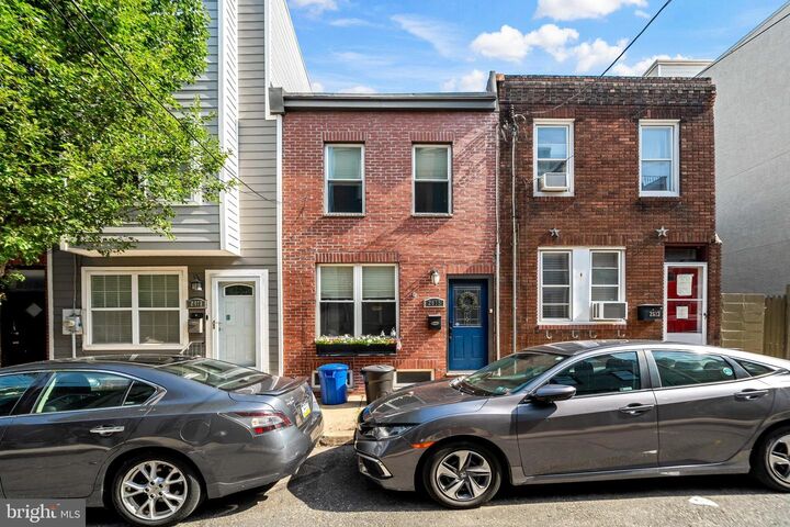 2615 Catharine Street  Philadelphia PA 19146 photo