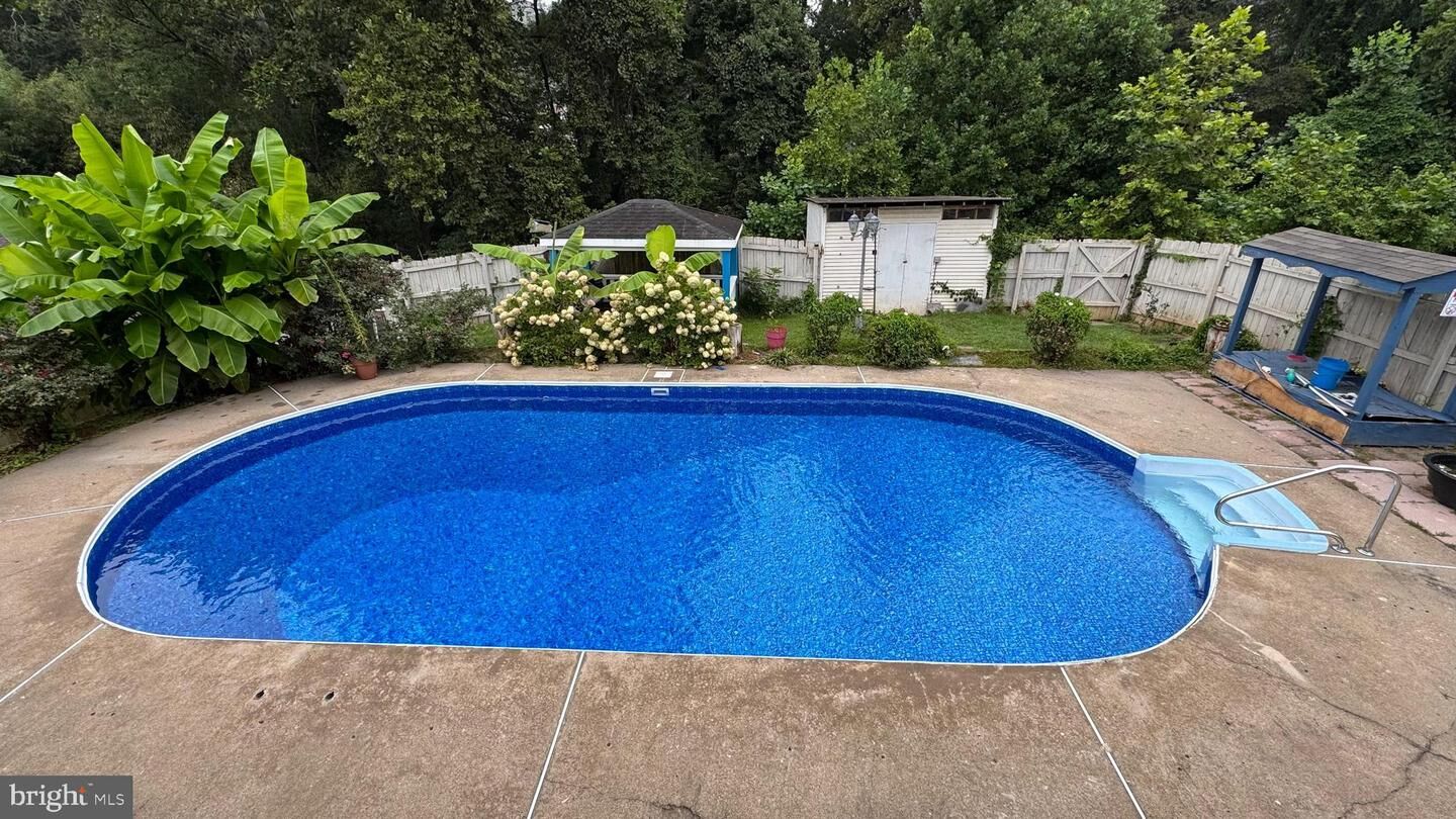 Property Photo:  13612 Kerrydale Road  VA 22193 