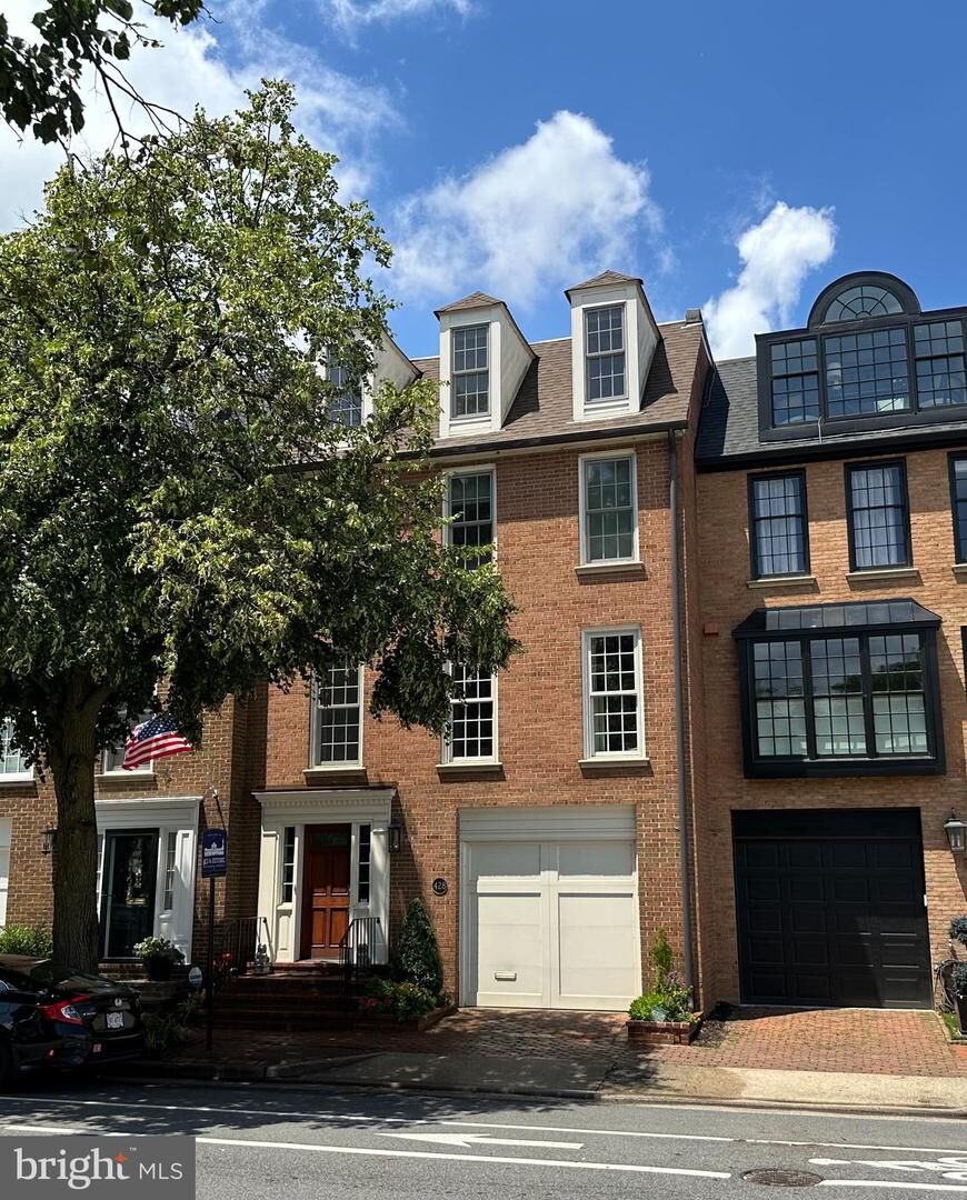 Property Photo: 428 N Union Street VA 22314
