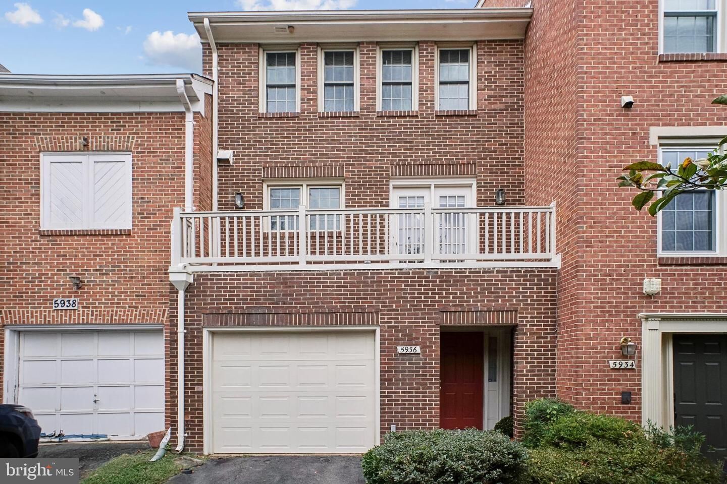 Property Photo:  5936 Munson Court  VA 22041 