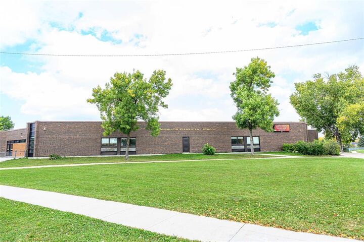 Property Photo: 1525 Chancellor Drive MB R3T 4G1