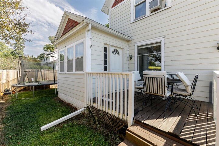 Property Photo: 922 Mamie Eisenhower IA 50036