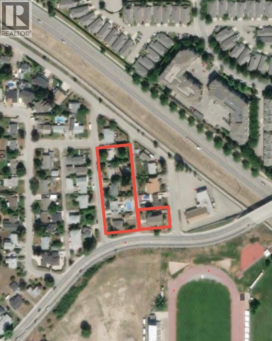 Property Photo: 1381 Cherry Crescent East BC V1Y 3Y2