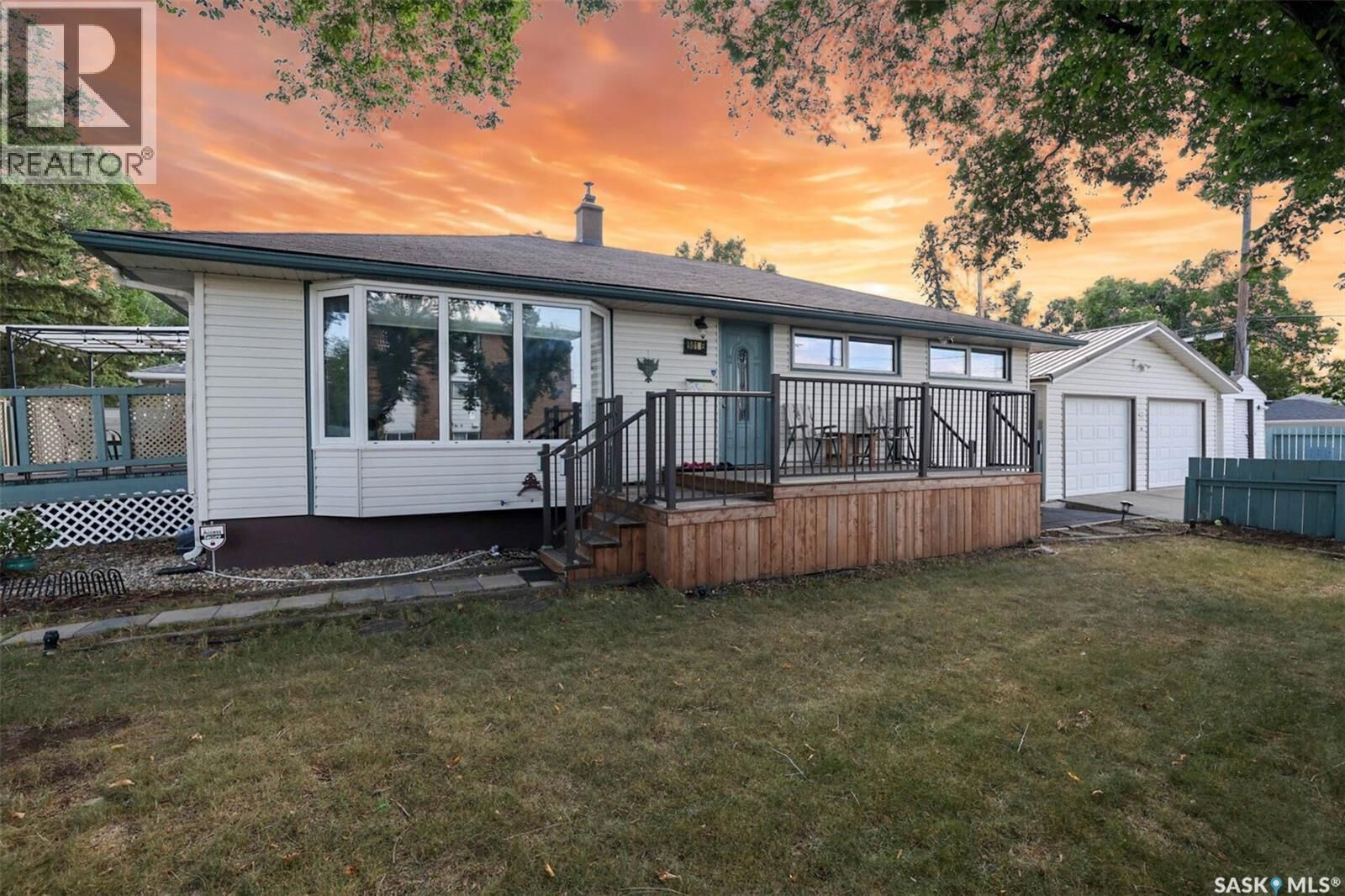 Property Photo:  901 17th Avenue E  SK S4N 0Y9 