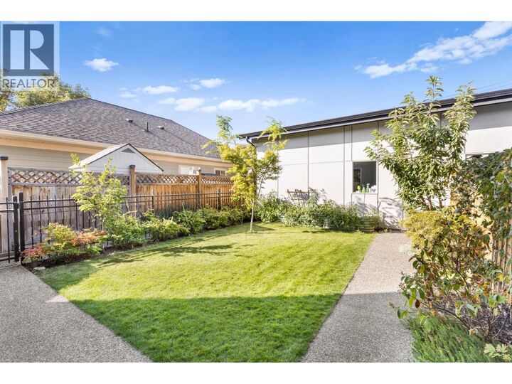 Property Photo:  796 Cawston Avenue 3  BC V1Y 6Z7 