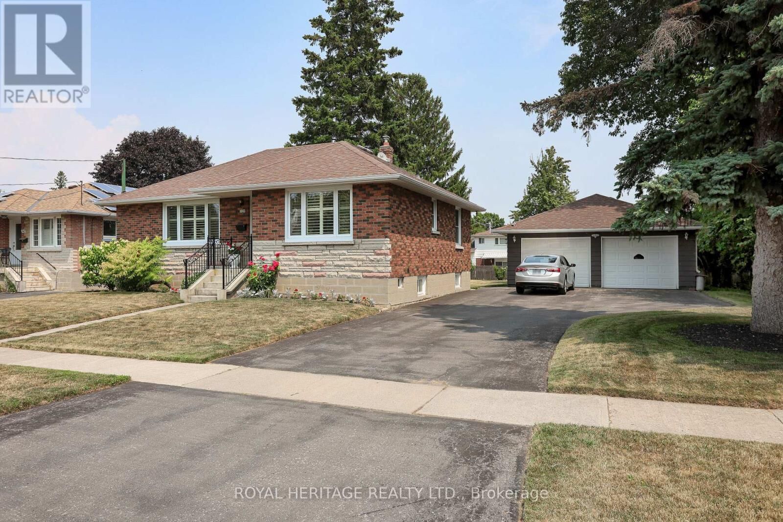 Property Photo:  339 Nipigon Street East  ON L1J 4P1 