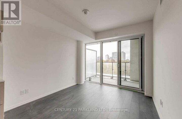 Property Photo: 8 Hillsdale Avenue East 632 ON M4S 0B2