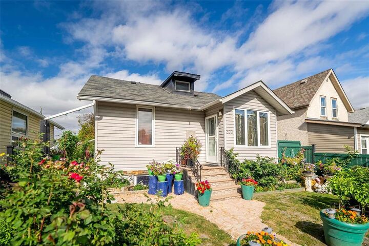 Photo de la propriété:  393 Talbot Avenue  MB R2L 0R2 