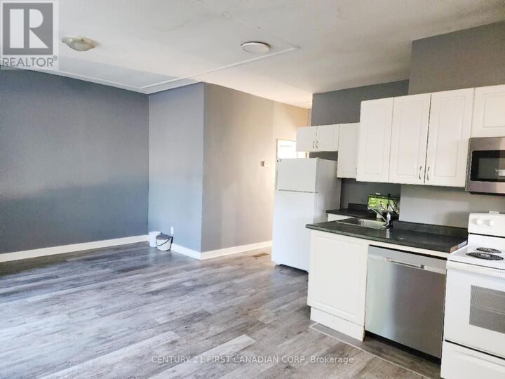 Property Photo:  648 Oxford Street East Unit1  ON N5Y 3J4 
