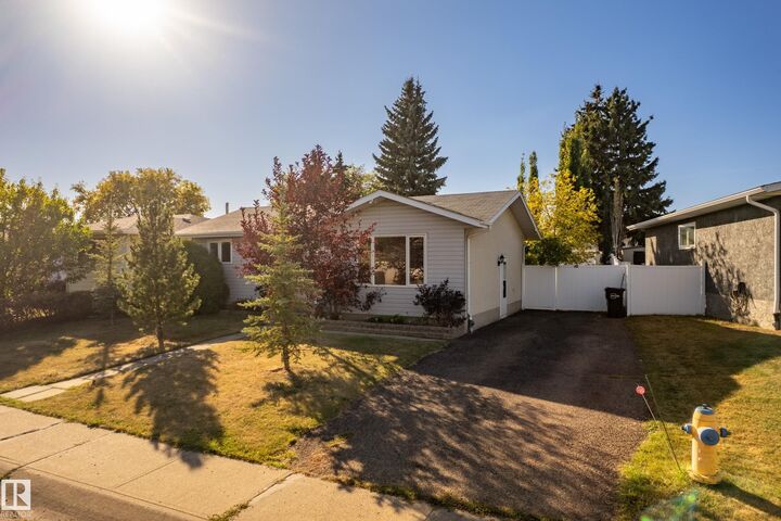 Property Photo:  14524 21 Street NW  AB T5Y 1T8 