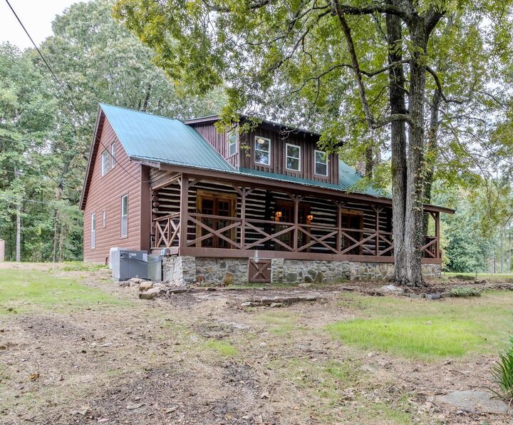 Property Photo: 98 Gadsden Avenue GA 30731