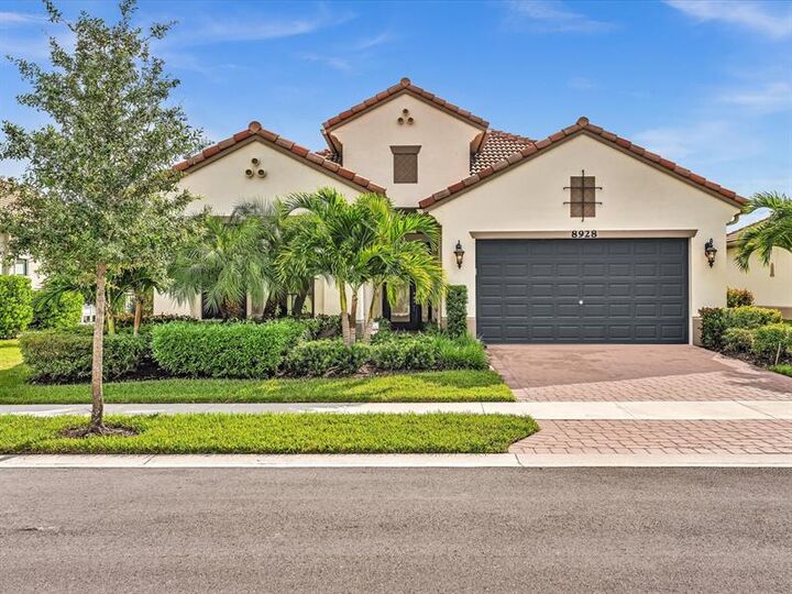 Property Photo:  8928 Bastille Cir  FL 33076 