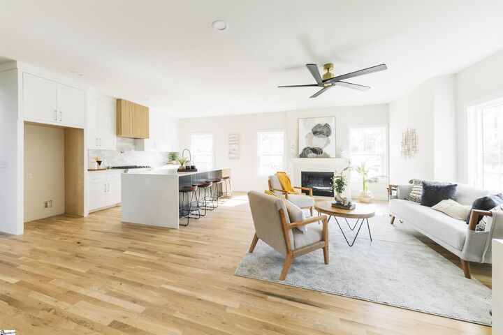 Property Photo:  11 Stall Street  SC 29609 