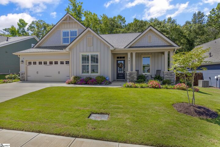 Property Photo:  207 Ridgebury Place  SC 29607-5182 