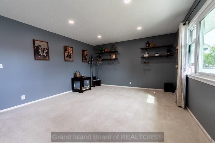 Property Photo: 2132 W 10th St NE 68803