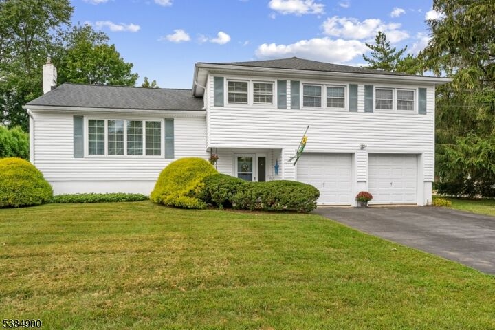 Property Photo:  5 Joyce Dr  NJ 07876 