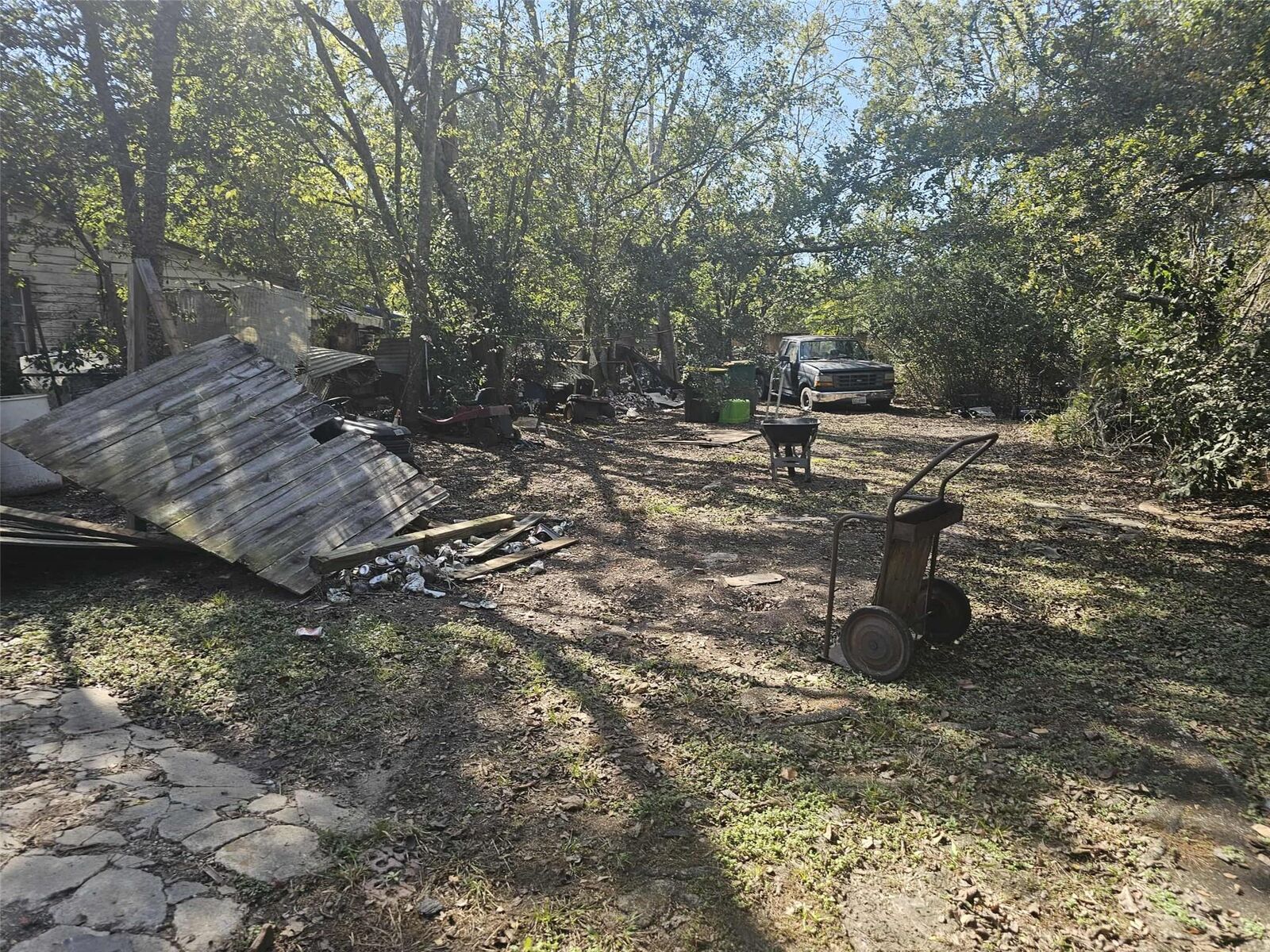 Property Photo: 101 Morgan Street TX 77301