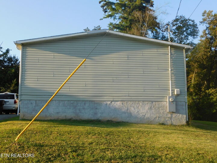 Property Photo:  296 N Illinois Ave  TN 37830 