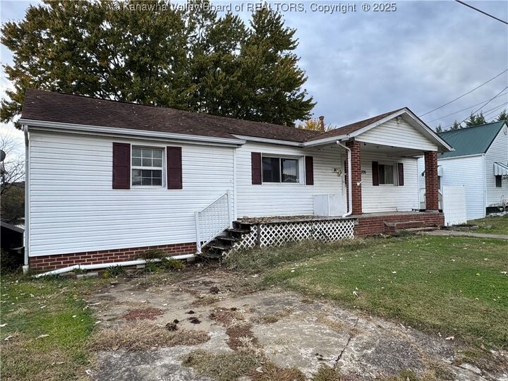306 Kanawha Avenue  Nitro WV 25143 photo