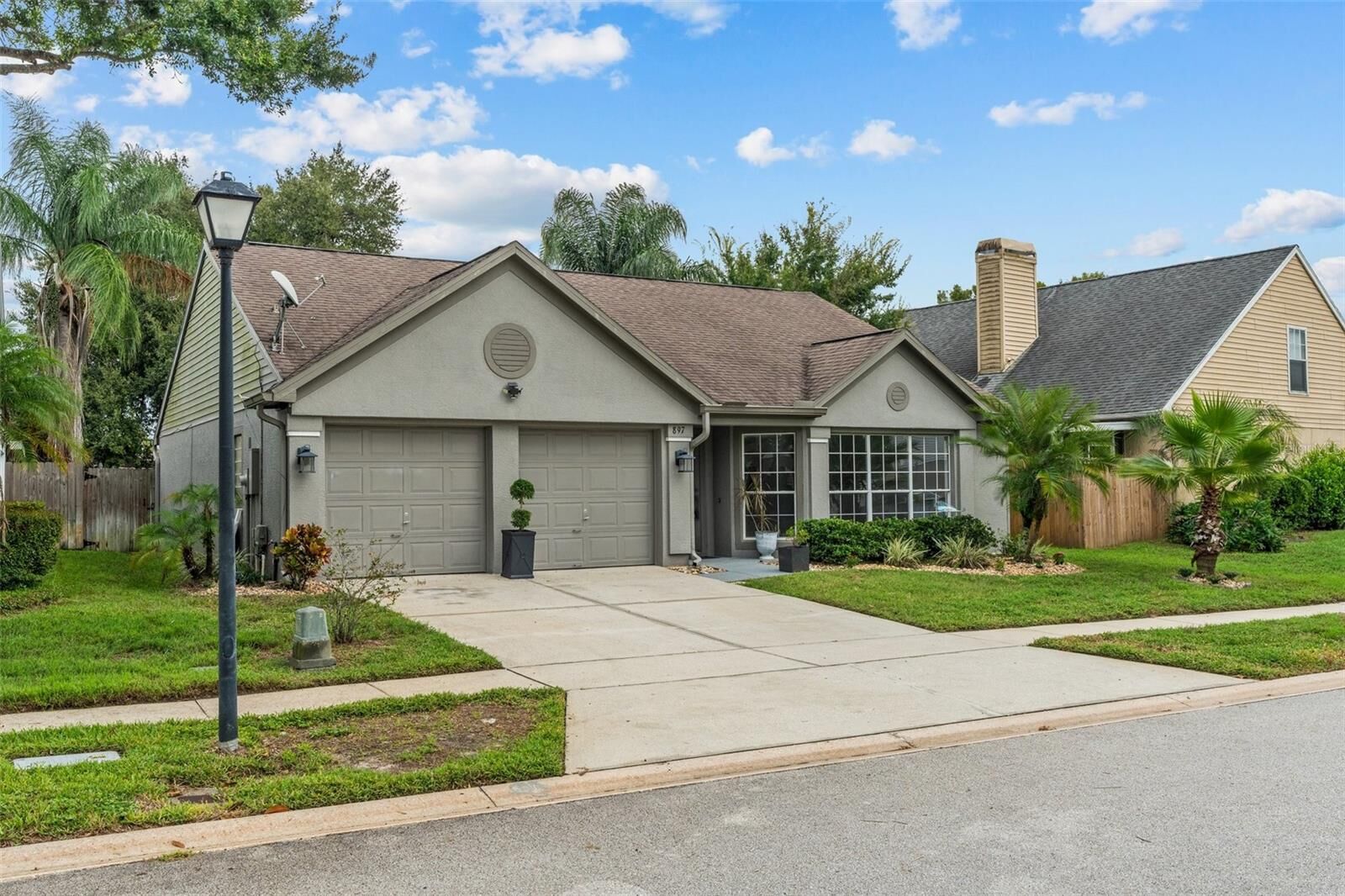 Property Photo:  897 W Charing Cross Circle  FL 32746