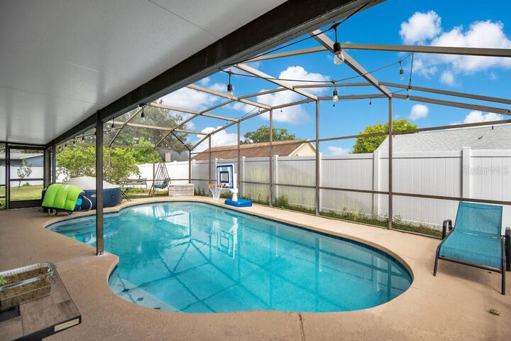 Property Photo:  1022 Albamonte Court  FL 32765 