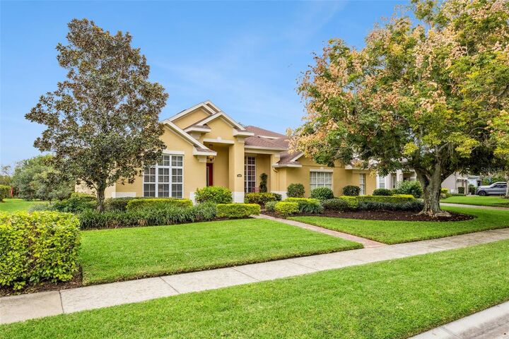 Property Photo:  1061 Spring Mill Drive  FL 34787 