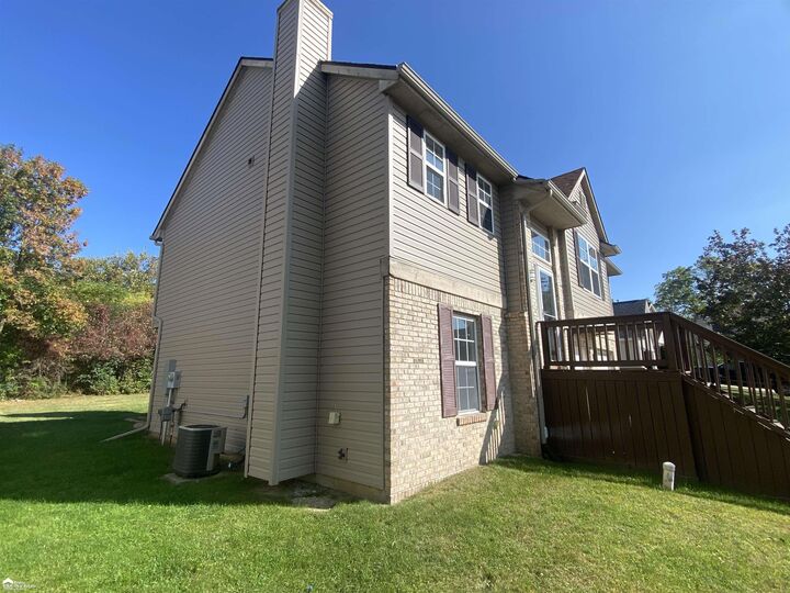 Property Photo:  812 Star Drive  MI 48423 